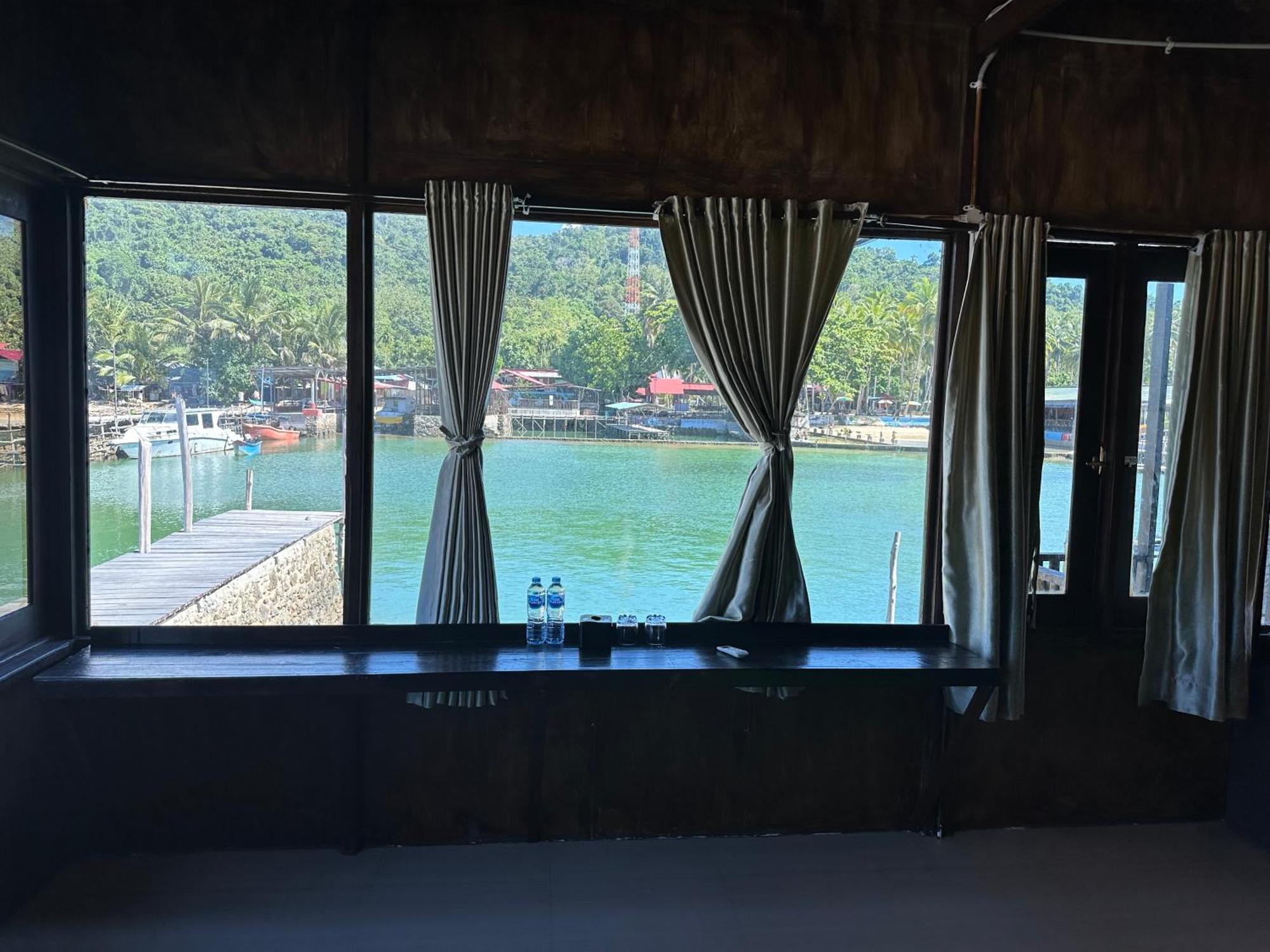 Mooi Park Hotel Sorong Eksteriør billede