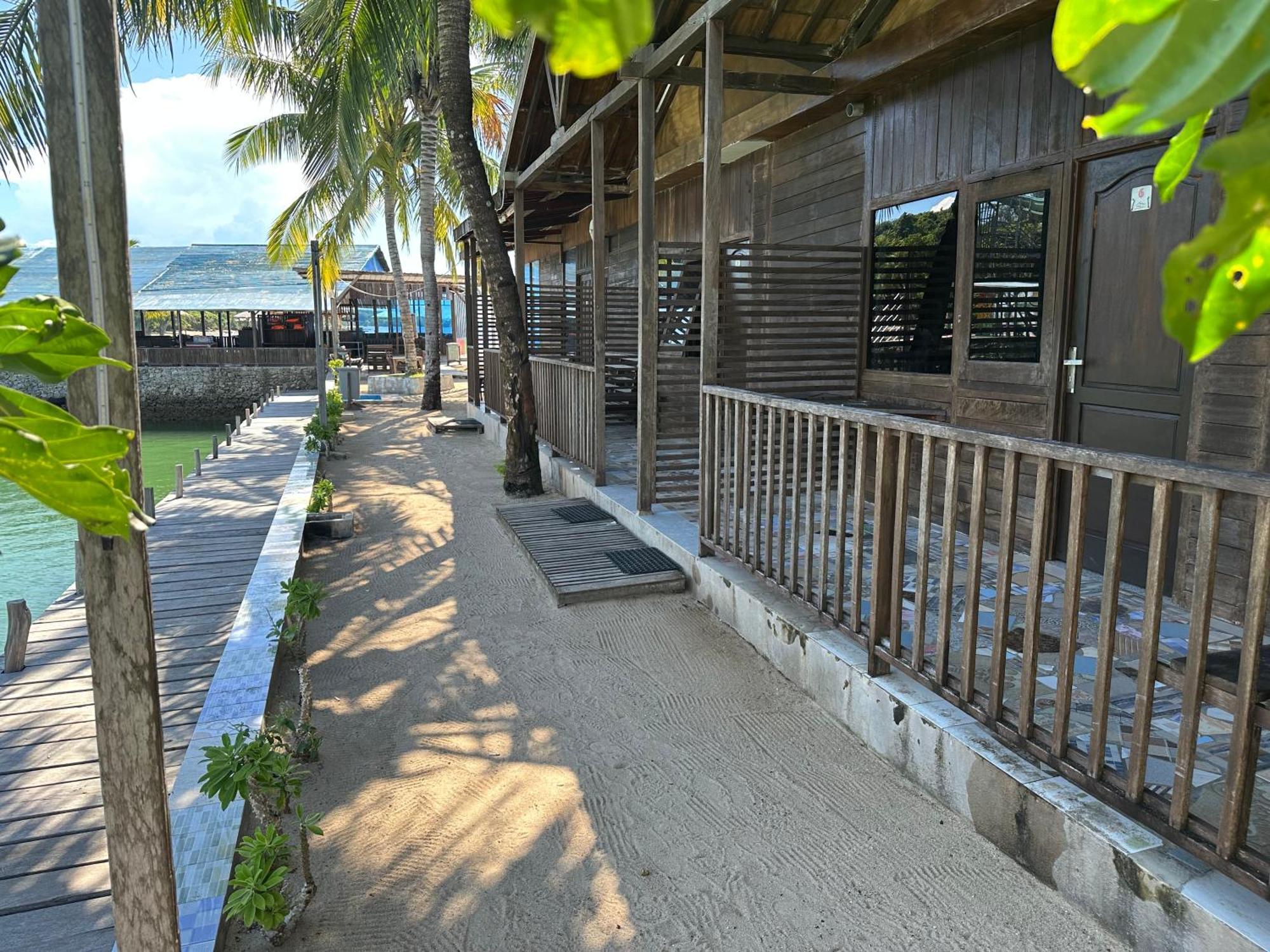 Mooi Park Hotel Sorong Eksteriør billede